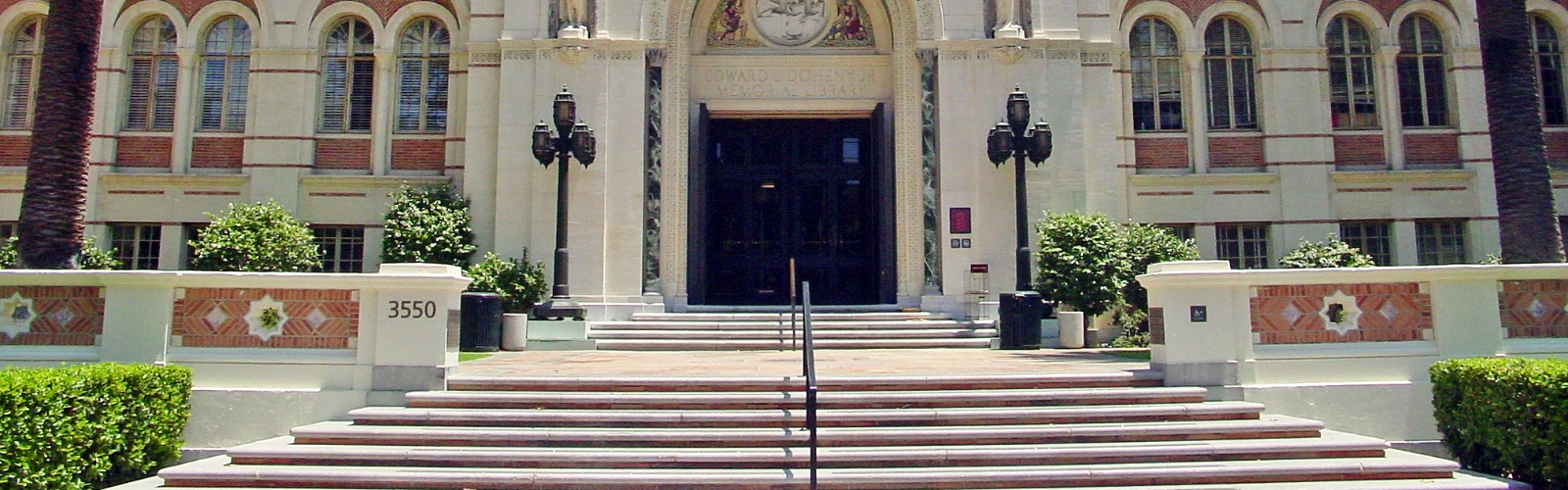 Luxury Hotels Near USC – High-End Accommodations for a Premium Stay
