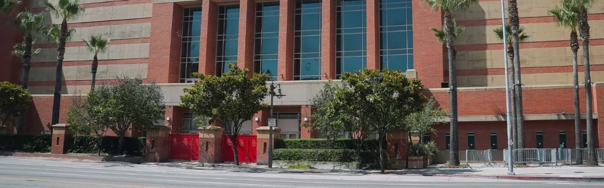 What to Consider When Booking a Hotel Near USC – Location, Price & More
