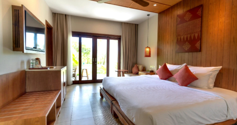 Hotels Near Kings Dominion VA with Pools, Free Parking & More