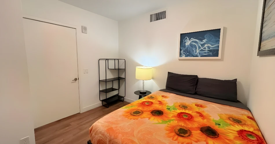 Best Business-Friendly Hotels Near USC for Corporate Travelers